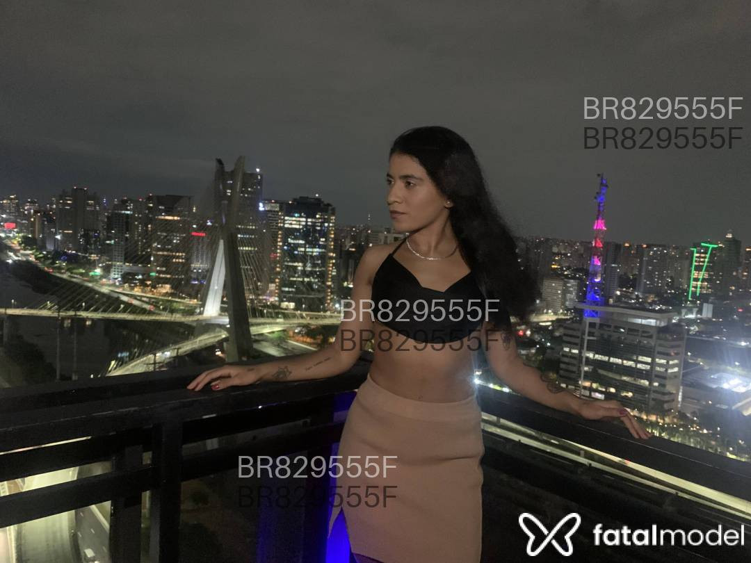 Acompanhante mulher morena (o) de olhos pretos em São Paulo - Maya Summer