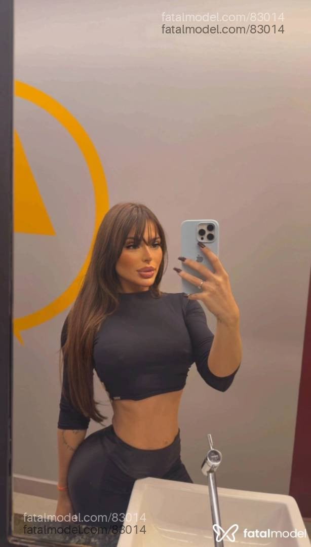 Acompanhante mulher com cabelo castanho de olhos castanhos - Malu