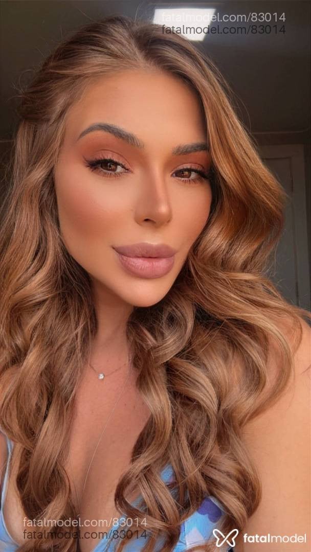 Acompanhante mulher com cabelo castanho de olhos castanhos - Malu