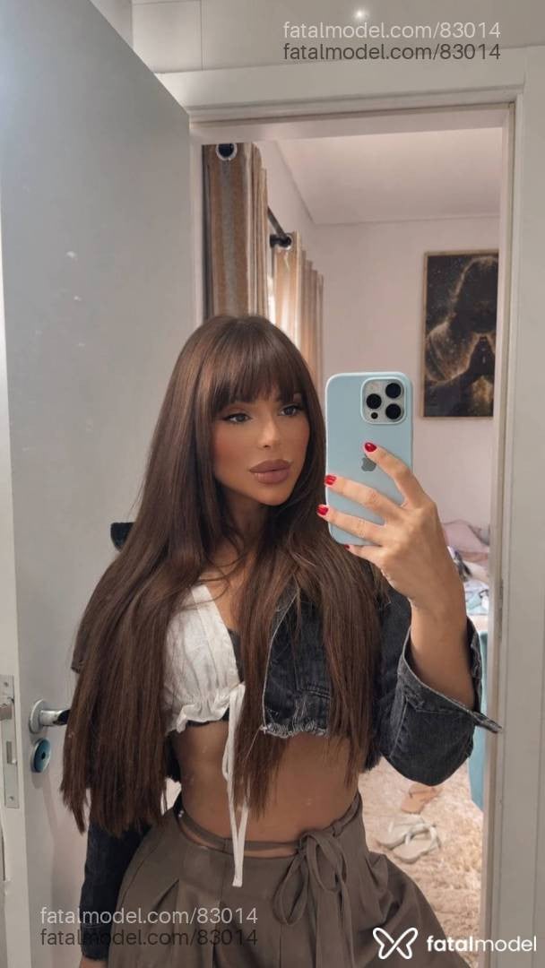 Acompanhante mulher com cabelo castanho de olhos castanhos - Malu