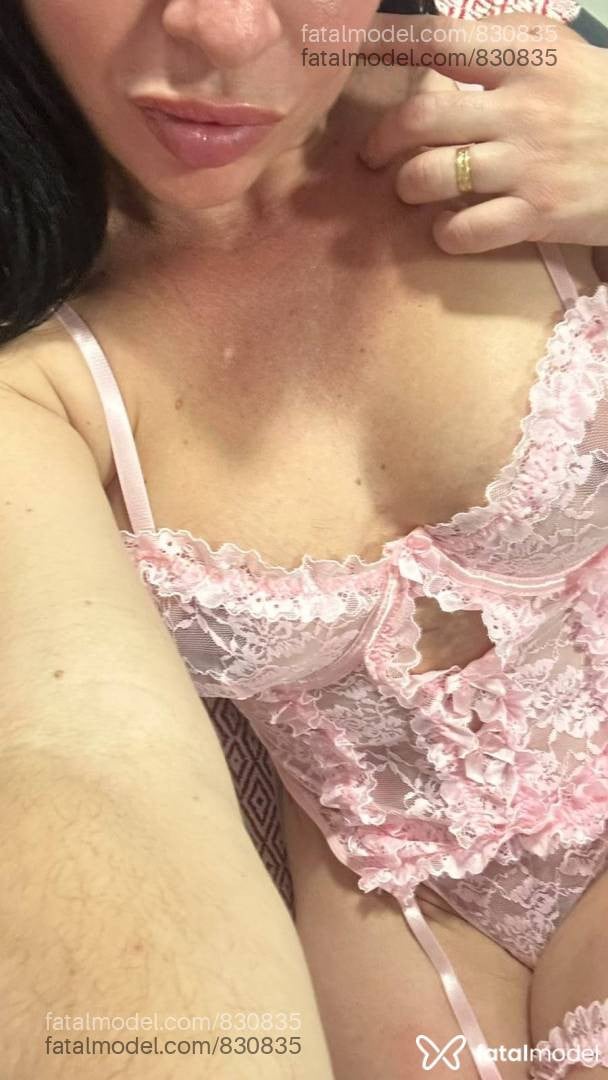 Acompanhante mulher morena (o) de olhos verdes - Amanda Rebello