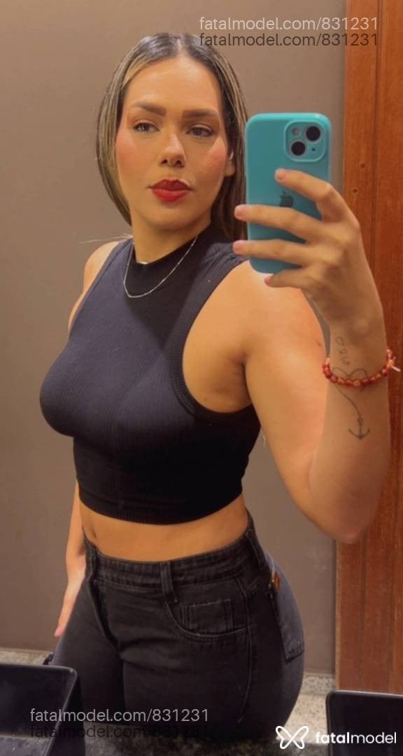 Acompanhante mulher loira (o) de olhos castanhos - Bianca Amorim