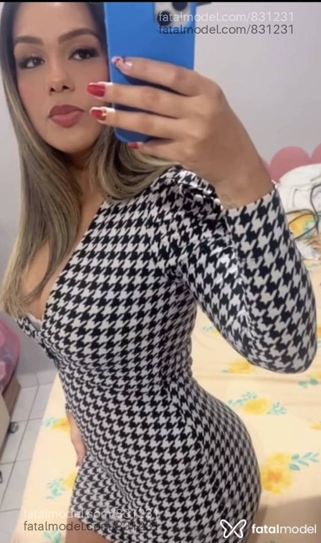 Acompanhante mulher loira (o) de olhos castanhos - Bianca Amorim