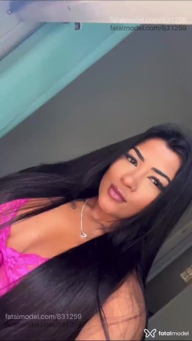Acompanhante mulher morena (o) de olhos pretos em Volta Redonda Acompanhante mulher morena (o) de olhos pretos em Volta Redonda - Ivi Mattos
