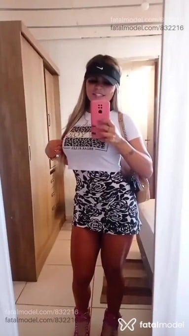 Acompanhante mulher loira (o) de olhos mel em Dois Vizinhos - Nicole Araújo
