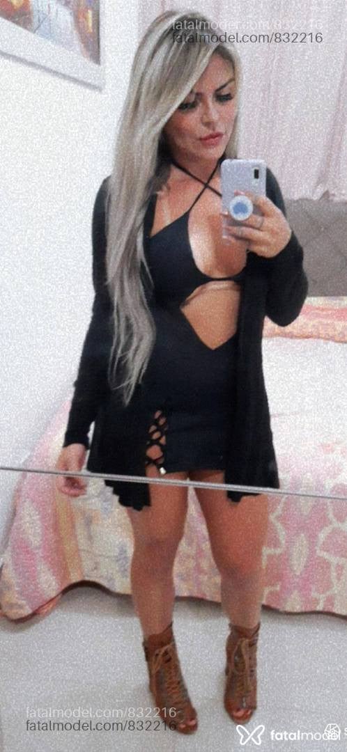 Acompanhante mulher loira (o) de olhos mel - Nicole Araújoporno