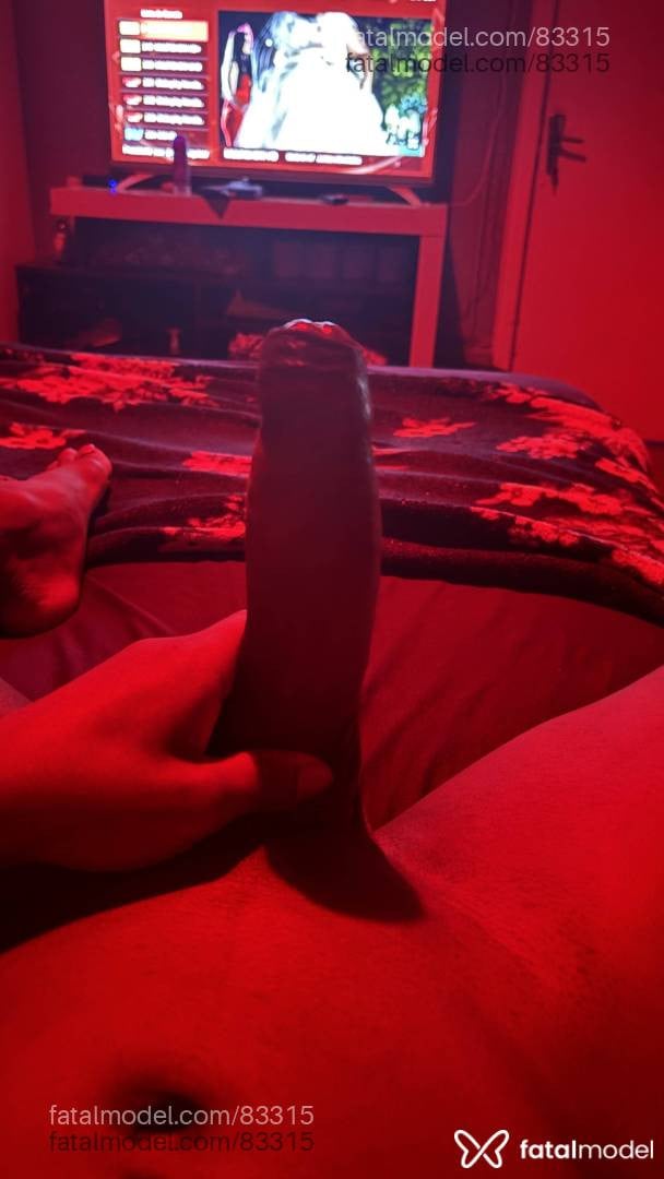 Acompanhante travesti morena (o) de olhos castanhos - Negra