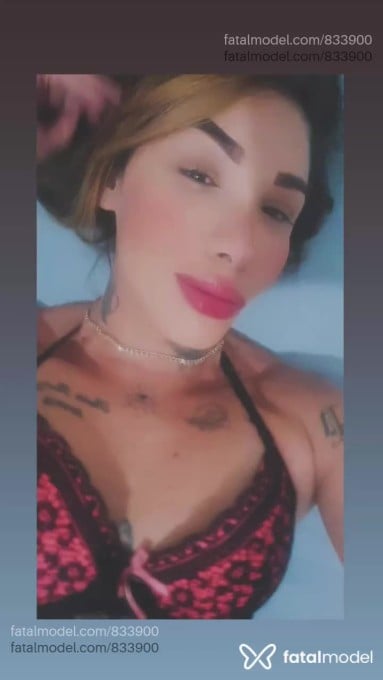 Acompanhante mulher com cabelo castanho de olhos castanhos - Lara Lacerda
