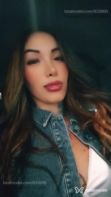 Acompanhante mulher com cabelo castanho de olhos castanhos - Lara Lacerda Acompanhante mulher com cabelo castanho de olhos castanhos - Lara Lacerda