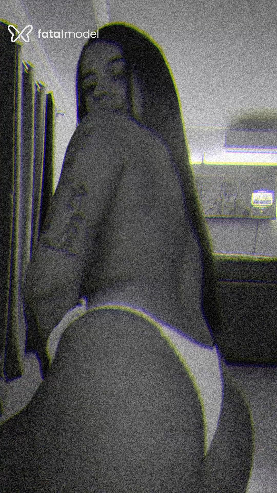 Acompanhante mulher com cabelo castanho de olhos verdes - Mika Bellucci Acompanhante mulher com cabelo castanho de olhos verdes - Mika Bellucci