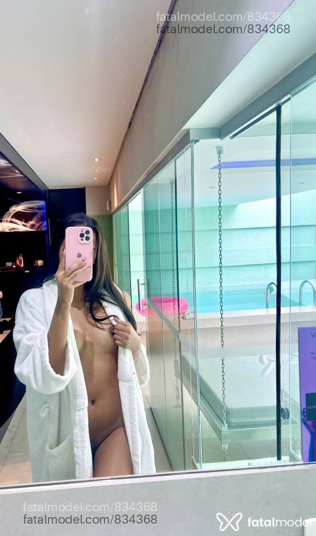 Acompanhante mulher com cabelo castanho de olhos castanhos em São Paulo Acompanhante mulher com cabelo castanho de olhos castanhos em São Paulo - Júlia Lins