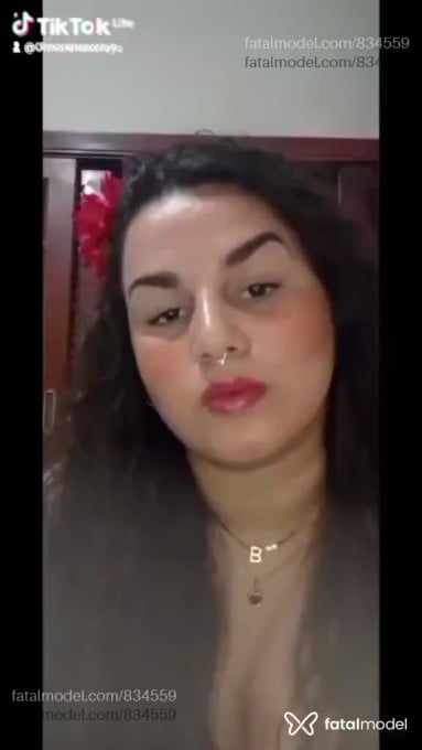 Acompanhante mulher com cabelo castanho de olhos castanhos em Avaré Acompanhante mulher com cabelo castanho de olhos castanhos em Avaré - Bruna Soraya