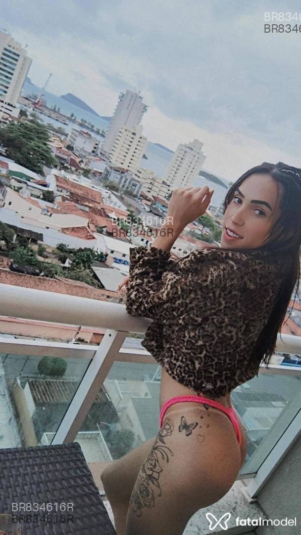 Acompanhante homem trans morena (o) de olhos castanhos em Petrópolis - Clara Prado