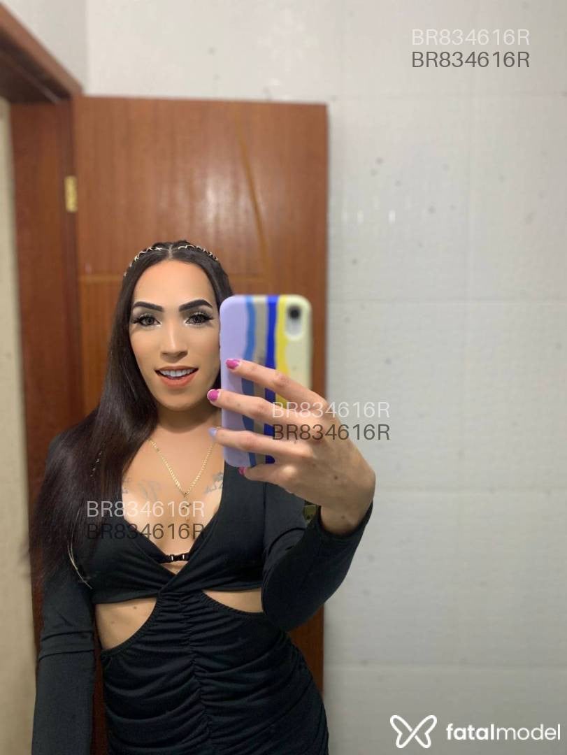 Acompanhante homem trans morena (o) de olhos castanhos em Petrópolis - Clara Prado