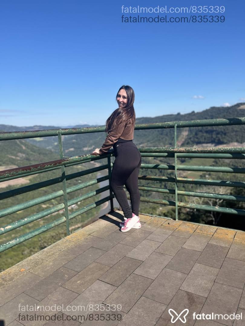 Acompanhante mulher com cabelo castanho de olhos castanhos em Veranópolis - Eduarda ribeiro