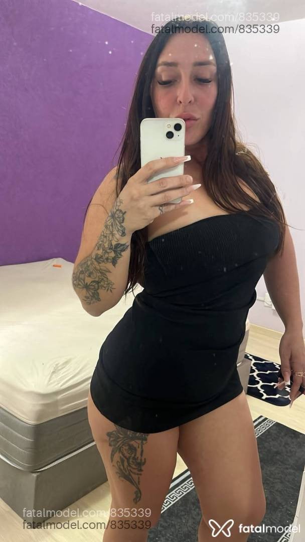 Acompanhante mulher com cabelo castanho de olhos castanhos - Ayla Ribeiro