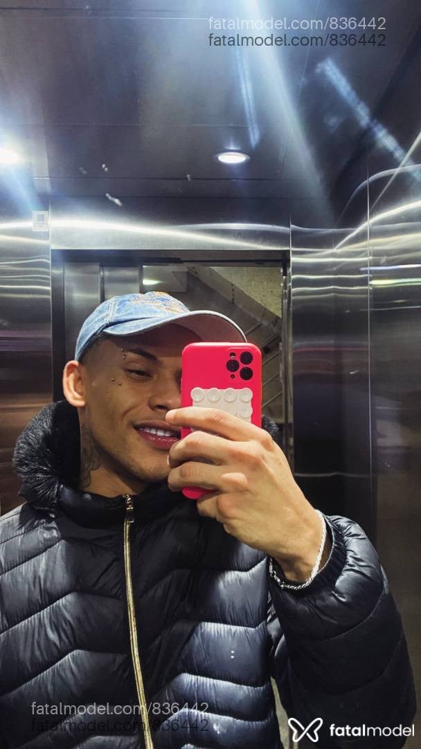 Acompanhante homem loira (o) de olhos azuis em Belo Horizonte - LÉO MORGANS