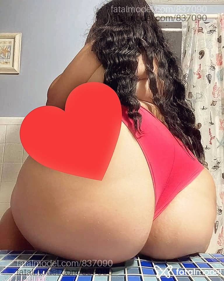 Acompanhante mulher morena (o) de olhos pretos - Aline
