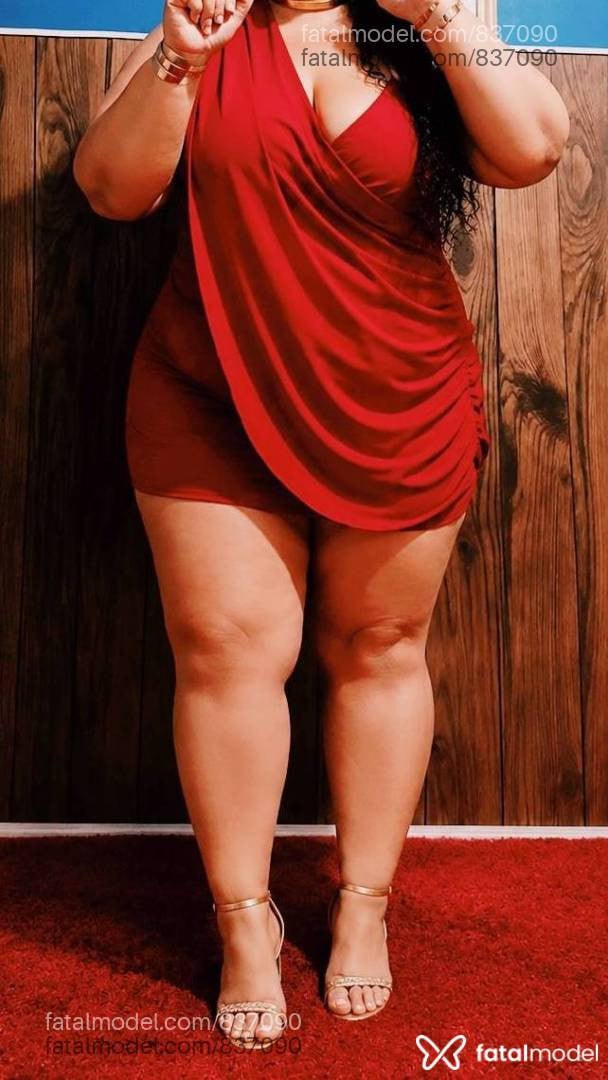 Acompanhante mulher morena (o) de olhos pretos - Aline