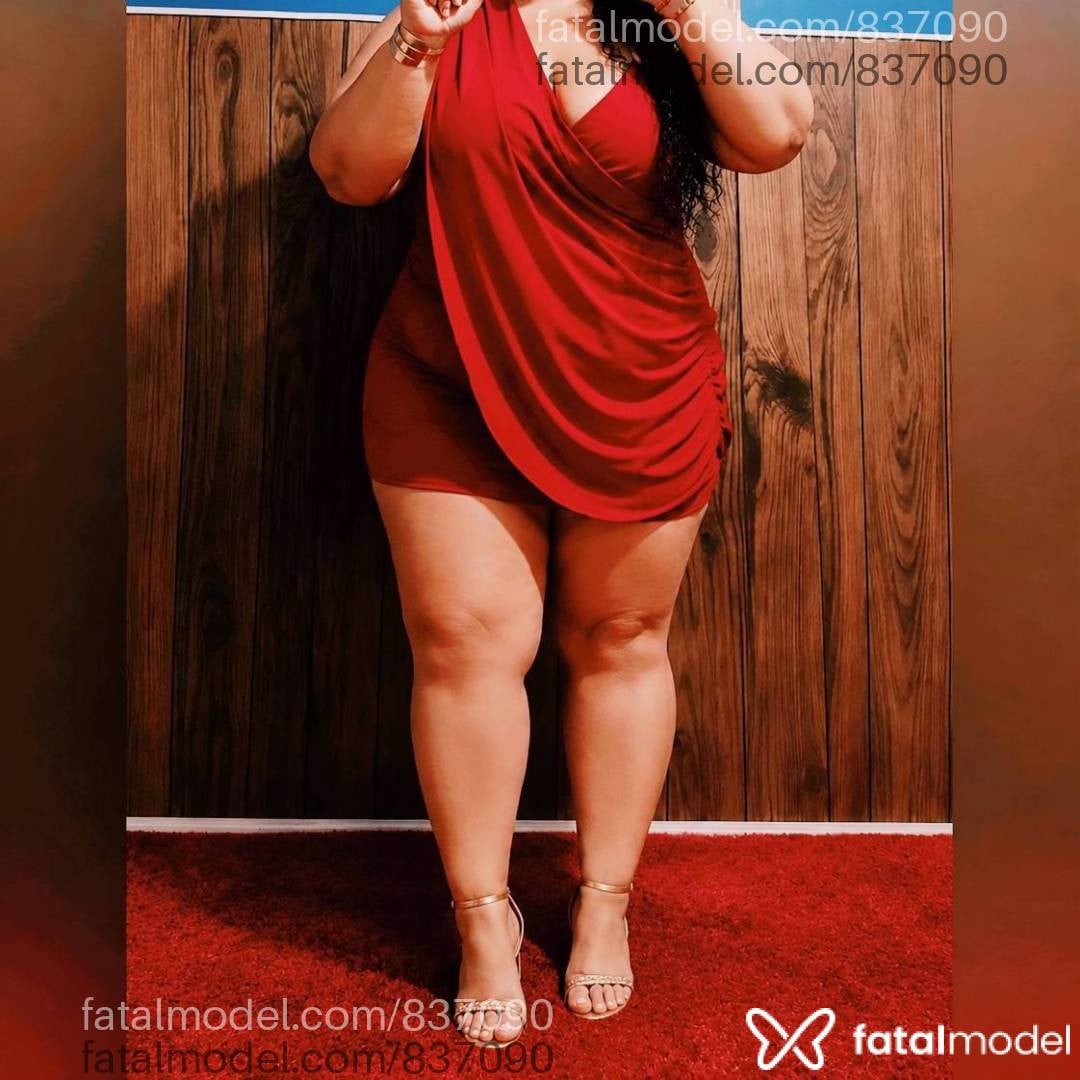 Acompanhante mulher morena (o) de olhos pretos - Aline