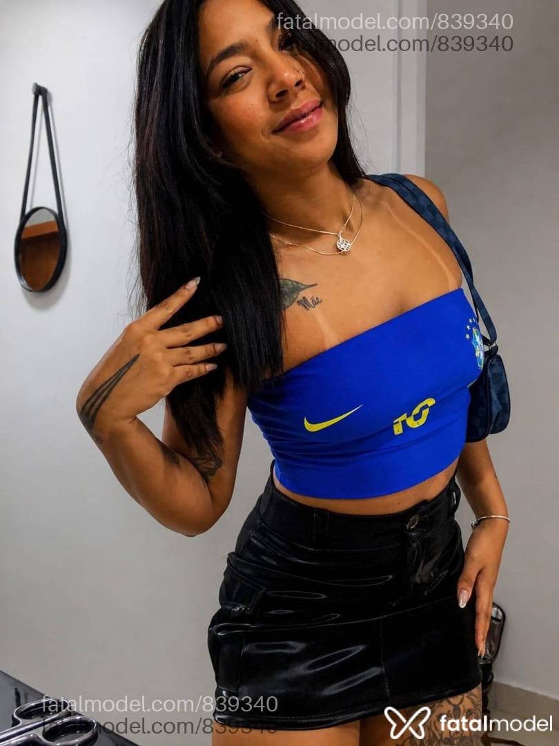Acompanhante mulher com cabelo castanho de olhos castanhos em Vitória da Conquista - Liz Menezes