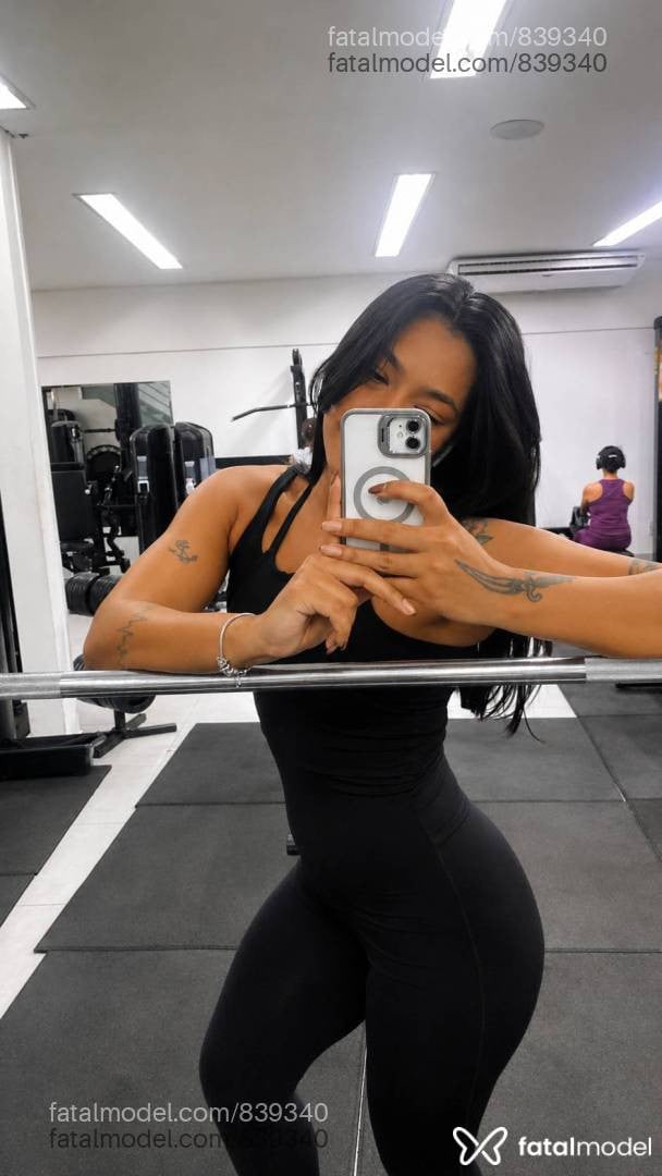 Acompanhante mulher com cabelo castanho de olhos castanhos em Vitória da Conquista - Liz Menezes