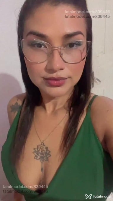 Acompanhante mulher com cabelo castanho de olhos castanhos em Picos - Morena