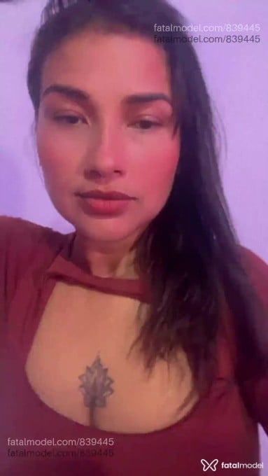 Acompanhante mulher com cabelo castanho de olhos castanhos em Picos - Morena