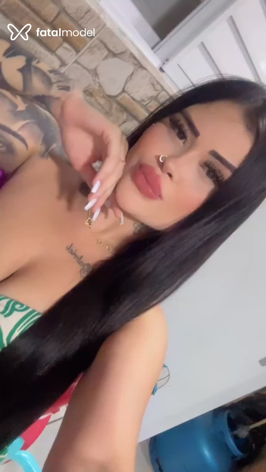Acompanhante mulher morena (o) de olhos castanhos - Bella