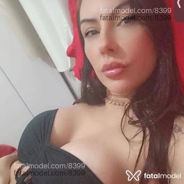 Acompanhante mulher com cabelo castanho de olhos castanhos - Ariane Bastos