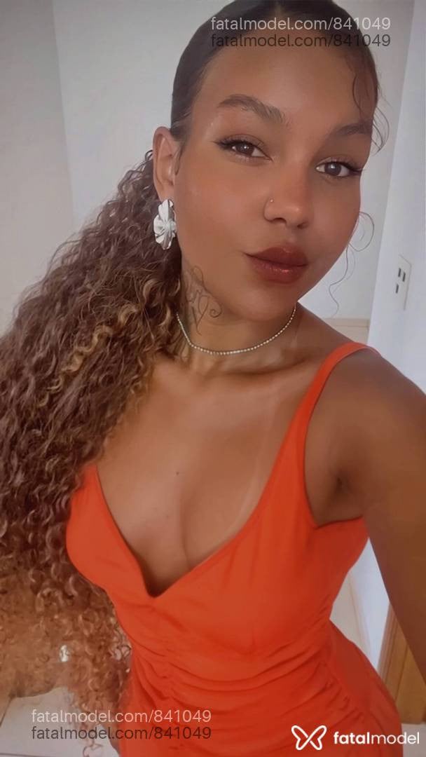 Acompanhante mulher com cabelo castanho de olhos castanhos em Foz do Iguaçu - Tayna Galanis