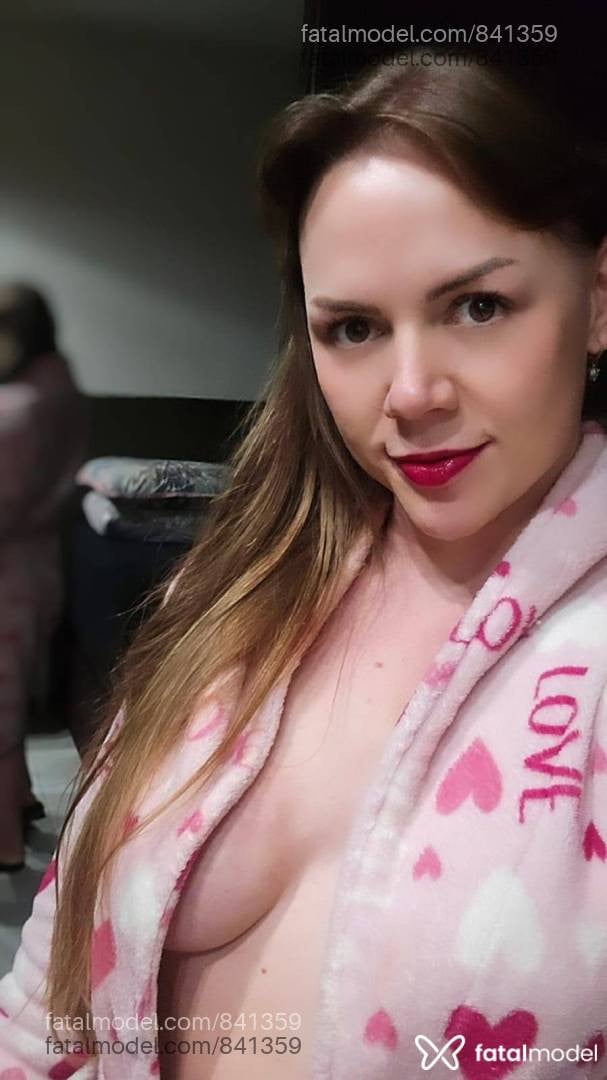 Acompanhante mulher loira (o) de olhos castanhos em Balneário Camboriú - Débora Barth