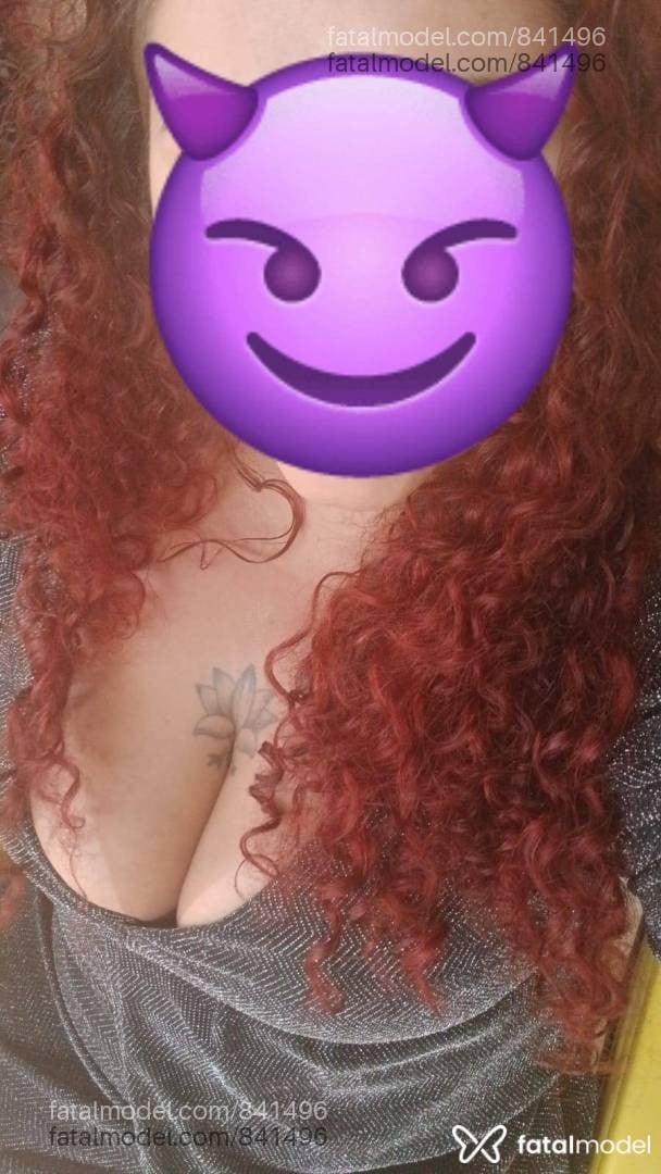 Acompanhante mulher ruiva (o) de olhos castanhos - Mel