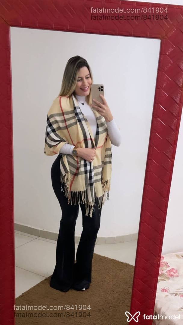 Acompanhante mulher loira (o) de olhos verdes - Sophia Martins
