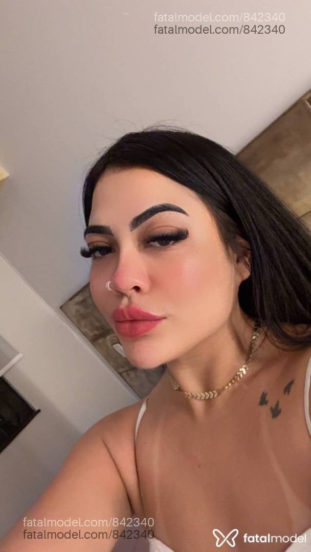 Acompanhante mulher morena (o) de olhos castanhos em Itajaí - Mirella Gusmão
