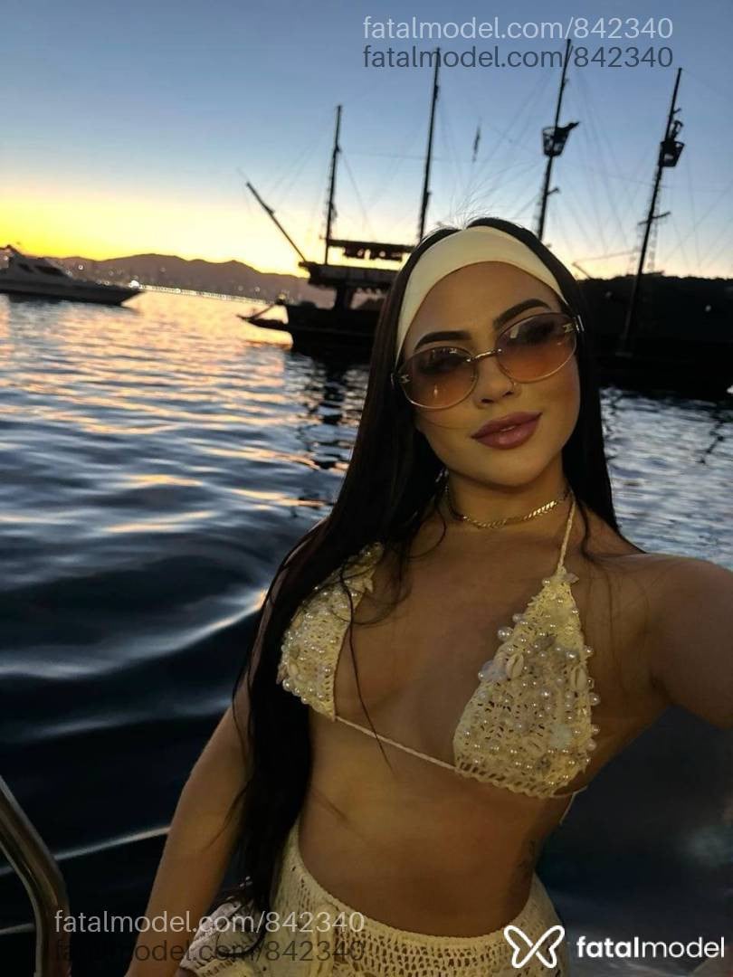 Acompanhante mulher morena (o) de olhos castanhos - Mirella Gusmão