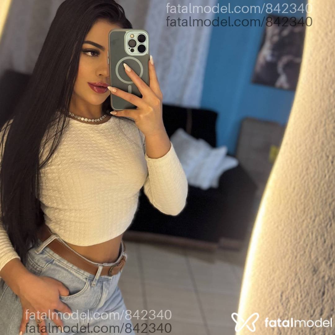 Acompanhante mulher morena (o) de olhos castanhos - Mirella Gusmão