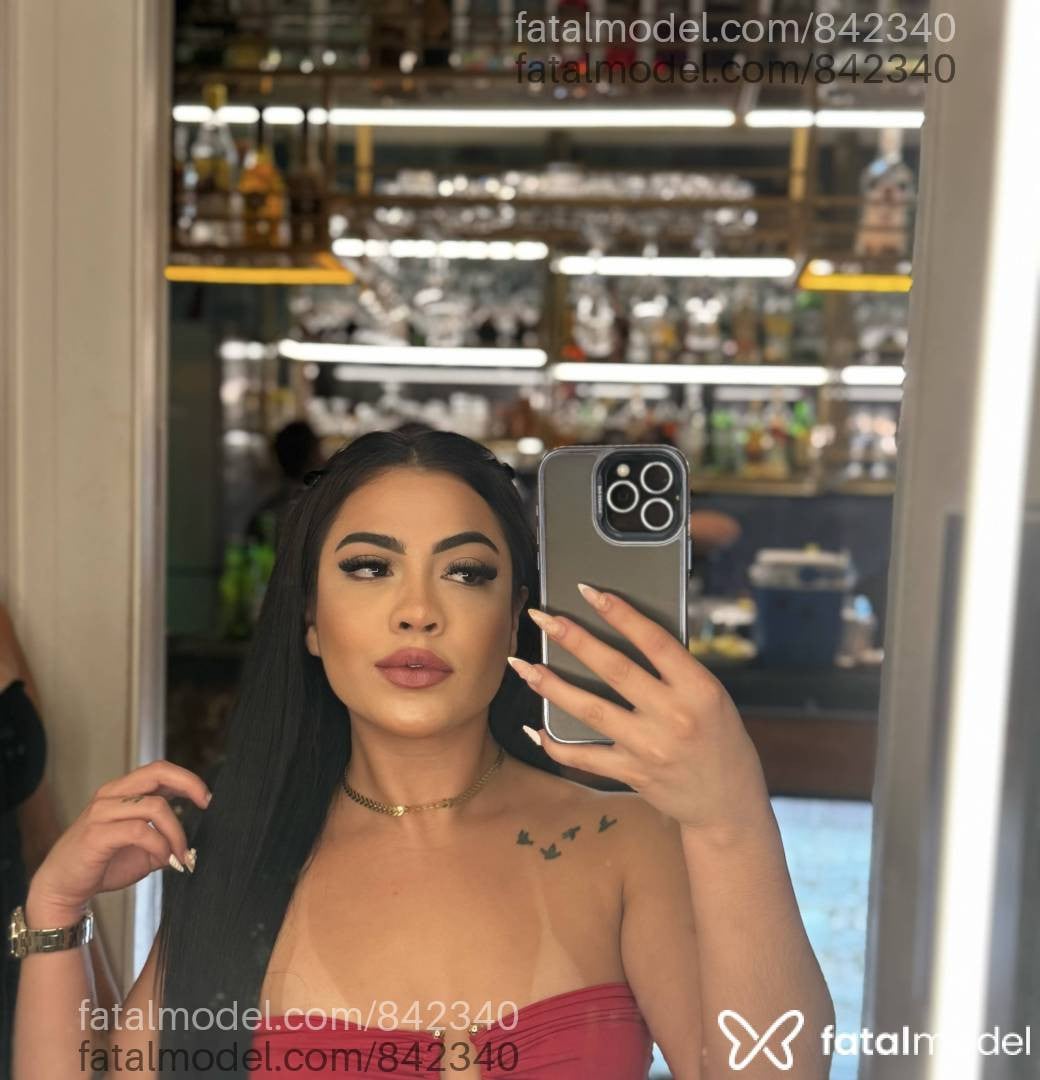 Acompanhante mulher morena (o) de olhos castanhos - Mirella Gusmão