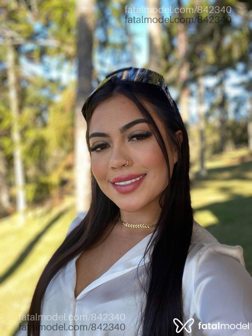 Acompanhante mulher morena (o) de olhos castanhos - Mirella Gusmão