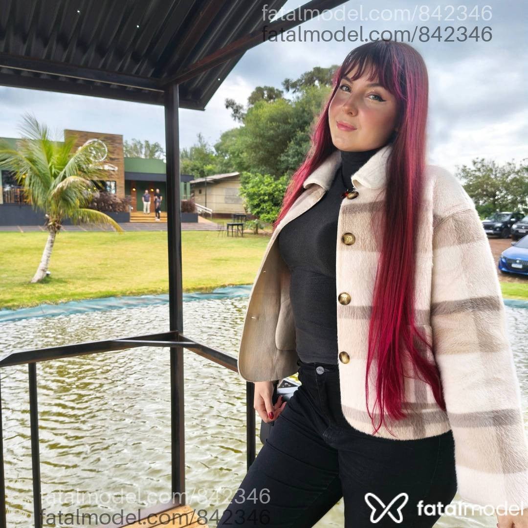 Acompanhante mulher com cabelo colorido de olhos verdes em Cascavel Acompanhante mulher com cabelo colorido de olhos verdes em Cascavel - Lara Sophia