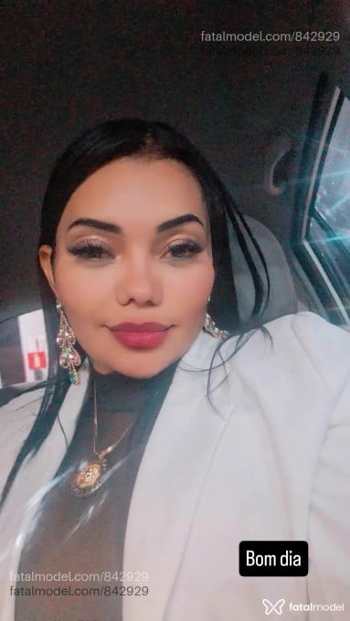 Acompanhante mulher morena (o) de olhos pretos em Araxá - Parazinha