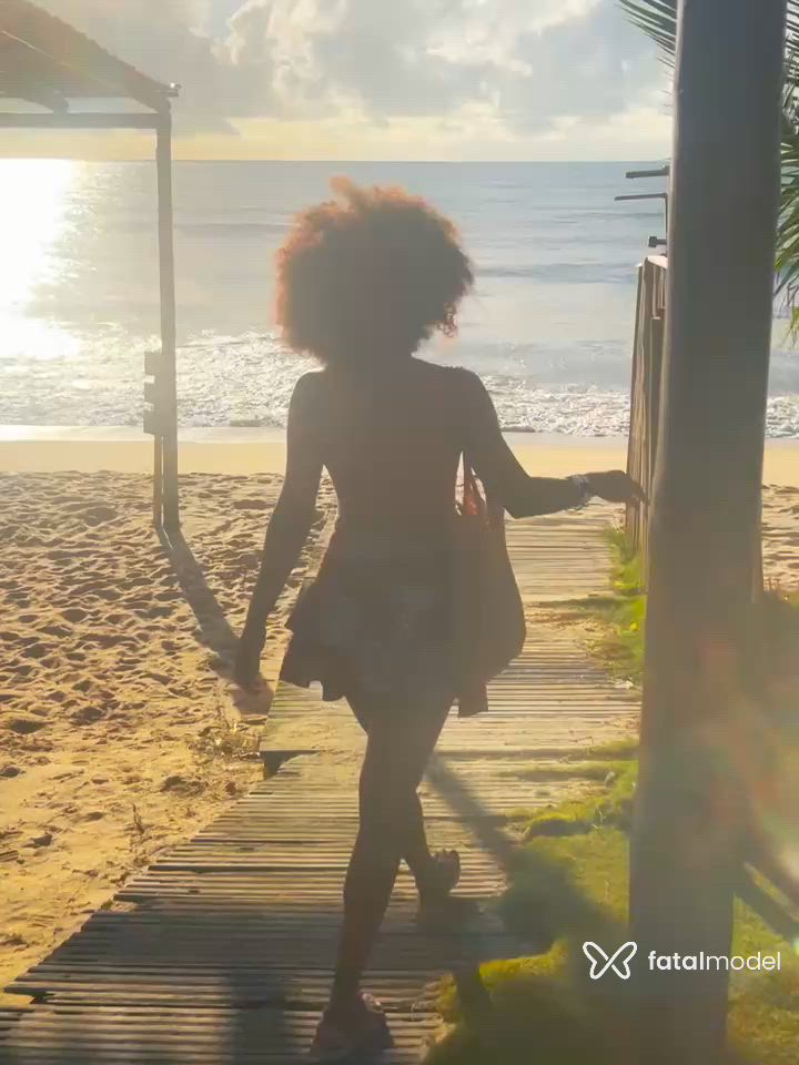 Acompanhante mulher com cabelo castanho de olhos mel - Jazz
