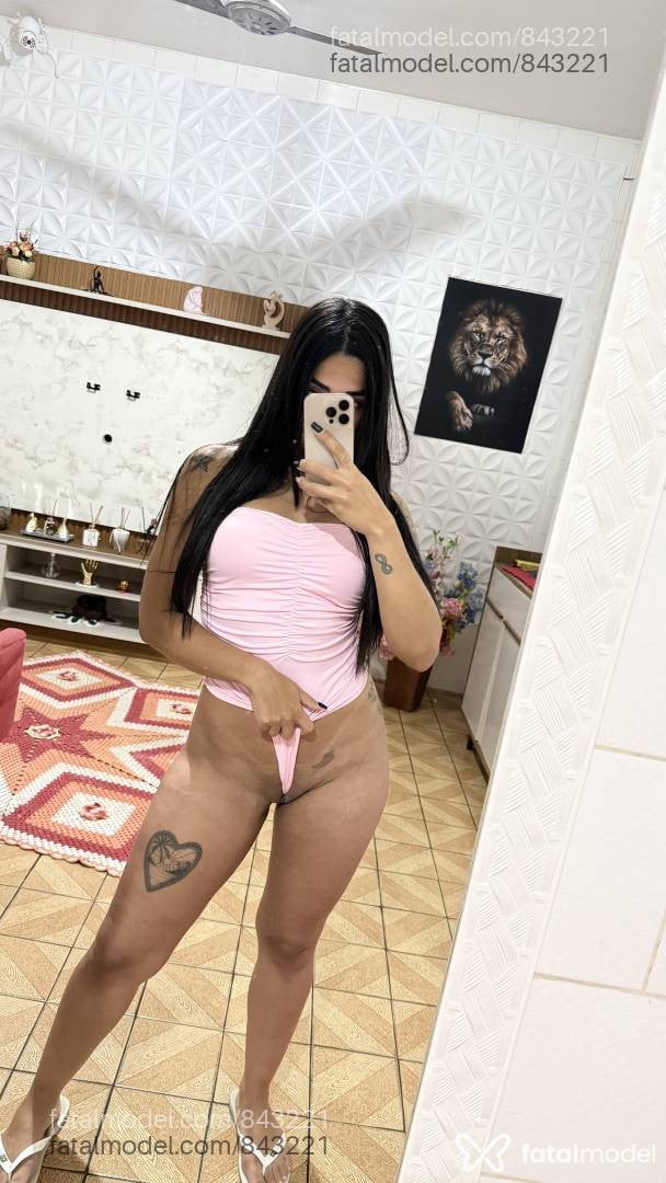 Acompanhante mulher morena (o) de olhos pretos - Larah Pimmenta
