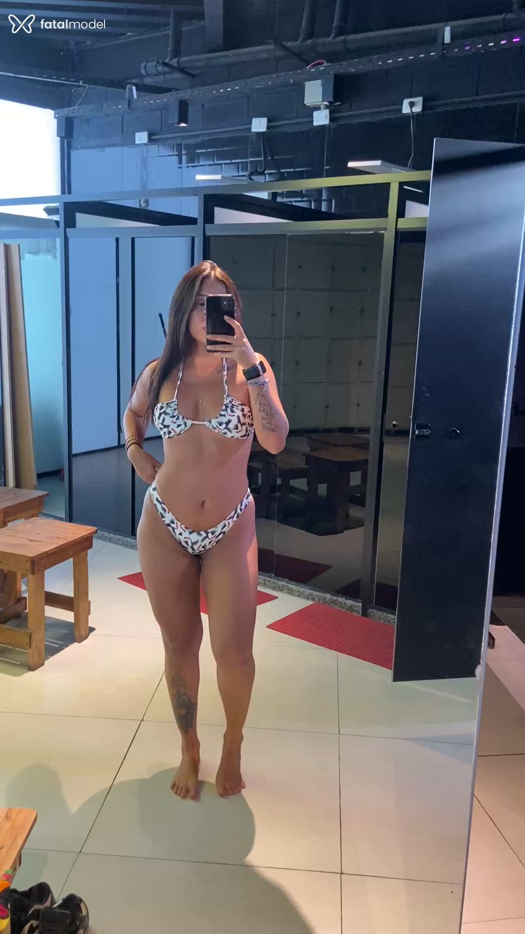 Acompanhante mulher com cabelo castanho de olhos castanhos - Bia Sol