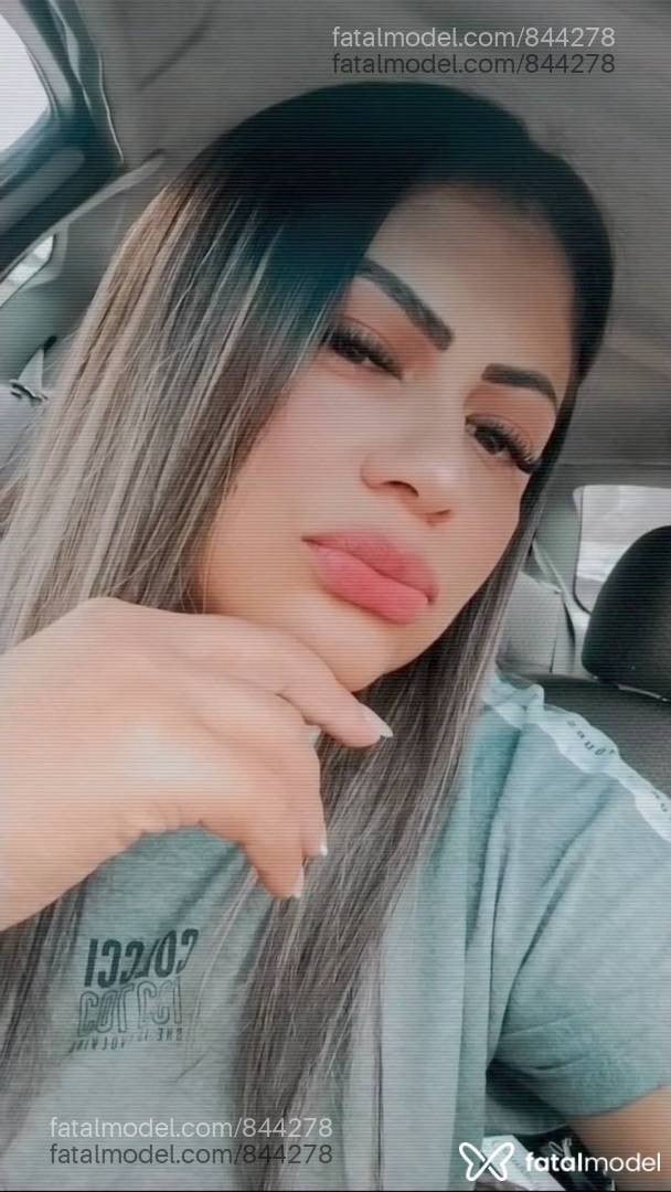 Acompanhante mulher loira (o) de olhos castanhos em Itapoá - Flor Dcanela