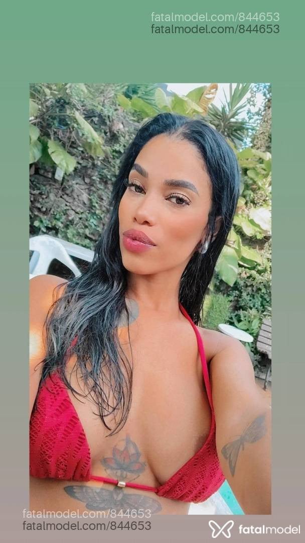 Acompanhante mulher com cabelo castanho de olhos castanhos - Alexa Nifetini
