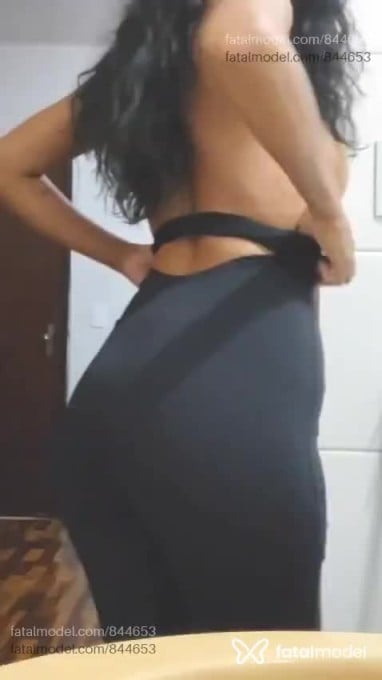Acompanhante mulher com cabelo castanho de olhos castanhos em Belo Horizonte - Alexa Nifetini