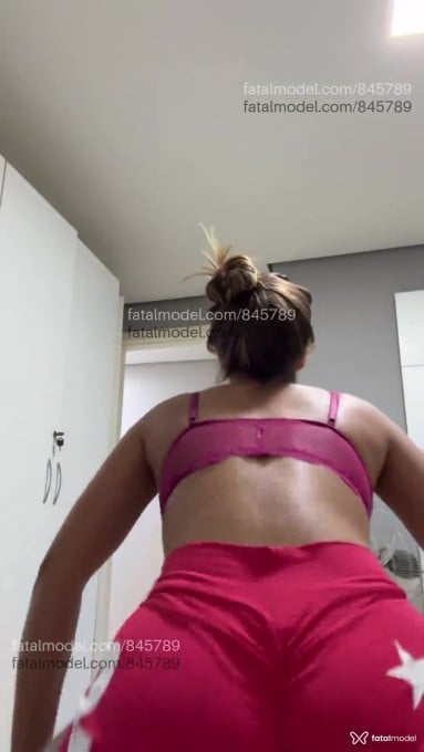 Acompanhante mulher loira (o) de olhos castanhos em Porto Alegre - Melissa