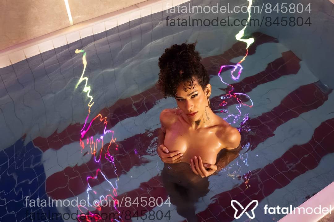 Acompanhante travesti morena (o) de olhos castanhos em São Paulo - Viihleoa
