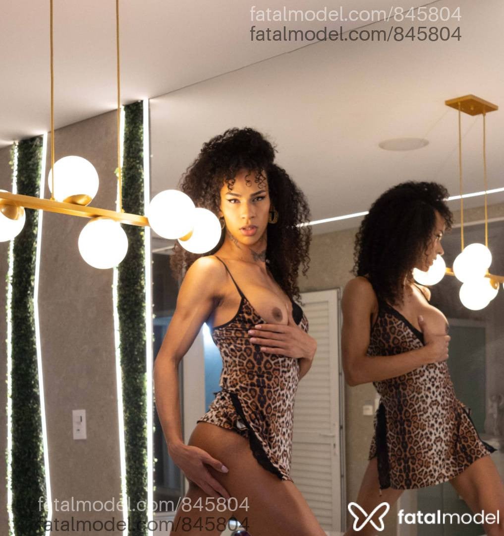 Acompanhante travesti morena (o) de olhos castanhos em São Paulo - Viihleoa